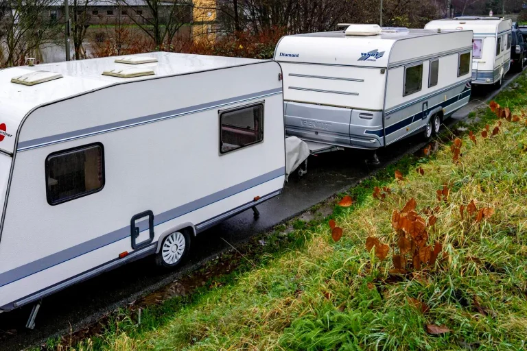 Vorschaubild: Eskalation in der Steiermark: Roma und Sinti besetzen Vereinsgelände