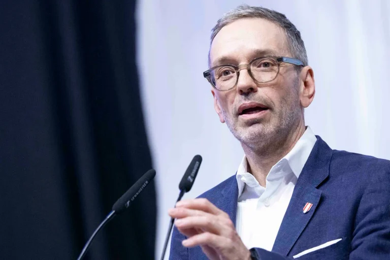 Vorschaubild: Umfrageerfolg für FPÖ: INSA sieht Freiheitliche bei 32 Prozent