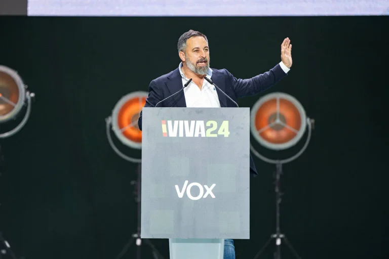 Vorschaubild: Polit-Beben: Spanische Rechtspartei VOX geht von der Regierung in die Opposition