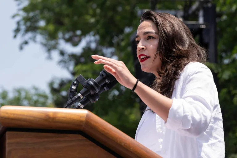 Vorschaubild: USA: Linksradikale Politikerin leitet Amtsenthebungsverfahren gegen konservative Richter ein