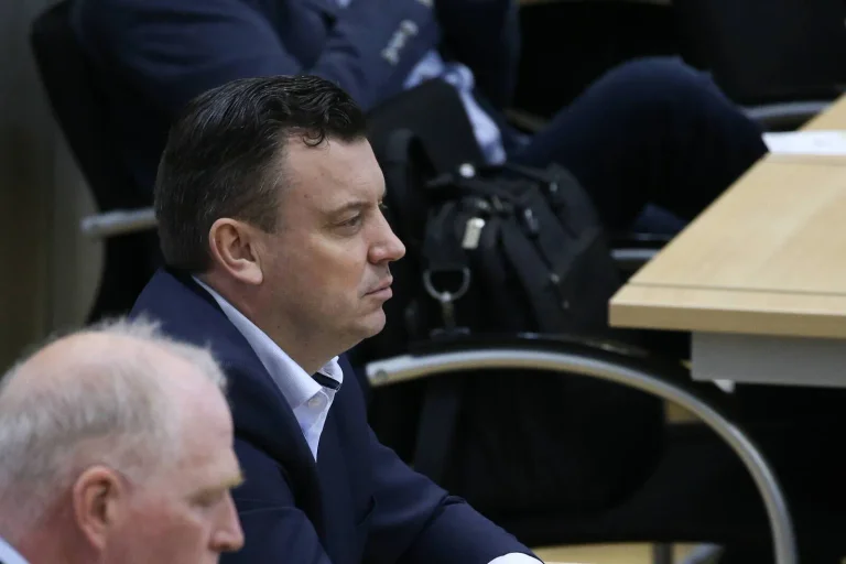 Vorschaubild: Landrat über Arbeitspflicht: 64 Asylbewerber zur Arbeit verpflichtet, 25 verweigern sich