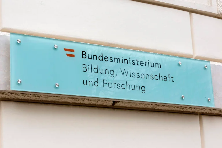 Vorschaubild: Geheimnisvolle Kooperationen des OeAD: Fördergelder für radikale Aktivitäten?
