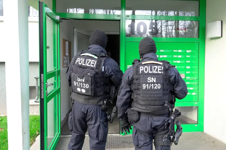 Vorschaubild: Spionieren statt Klopfen: BKA soll Wohnungen heimlich durchsuchen dürfen