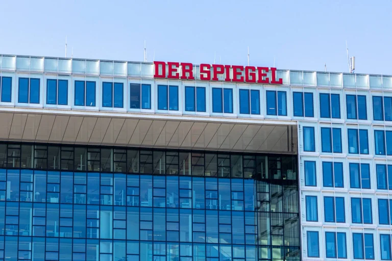 Vorschaubild: Spiegel-Magazin nutzt Material von Antifa: Journalistin erntet heftige Kritik