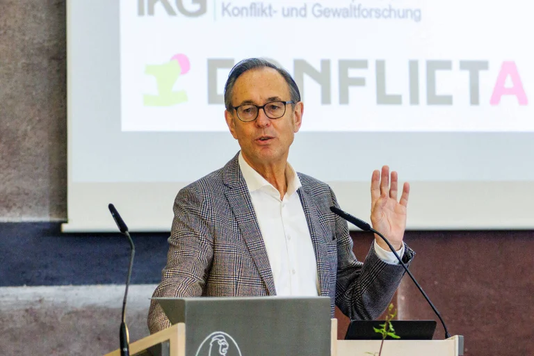 Vorschaubild: Messerattacke in Solingen: Extremismus-Forscher warnt vor Instrumentalisierung