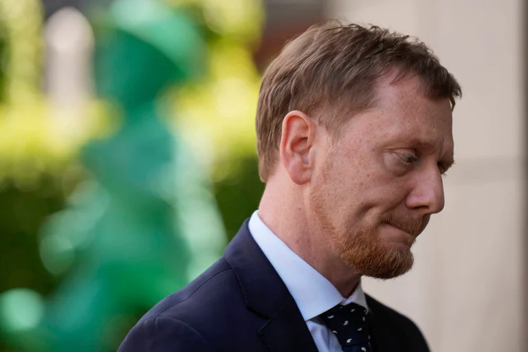 Vorschaubild: Verwaltungswut in Sachsen: CDU-Kretschmer schafft Versorgungsposten