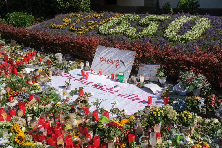 Vorschaubild: Doppelt hält besser? Bundesregierung plant nach Solingen doppelte Verbote für Waffen