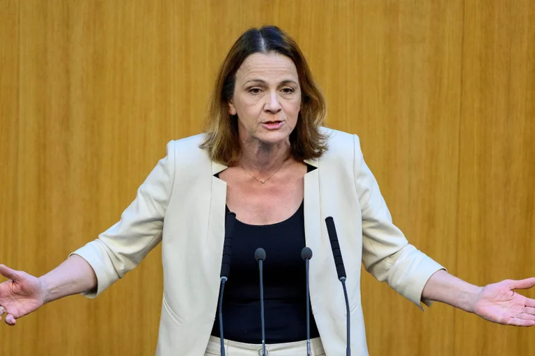 Vorschaubild: FPÖ gegen spätere Pension: Belakowitsch attackiert Regierung