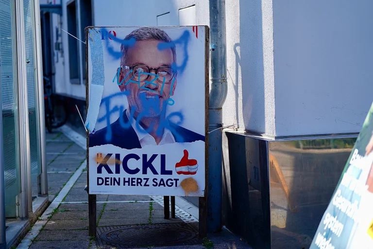 Vorschaubild: Vandalismuswelle in Graz: FPÖ-Wahlplakate im Visier