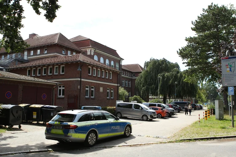 Vorschaubild: Nach 70 Einbrüchen: Elfjähriger Marrokaner wird von Sicherheitsdienst überwacht