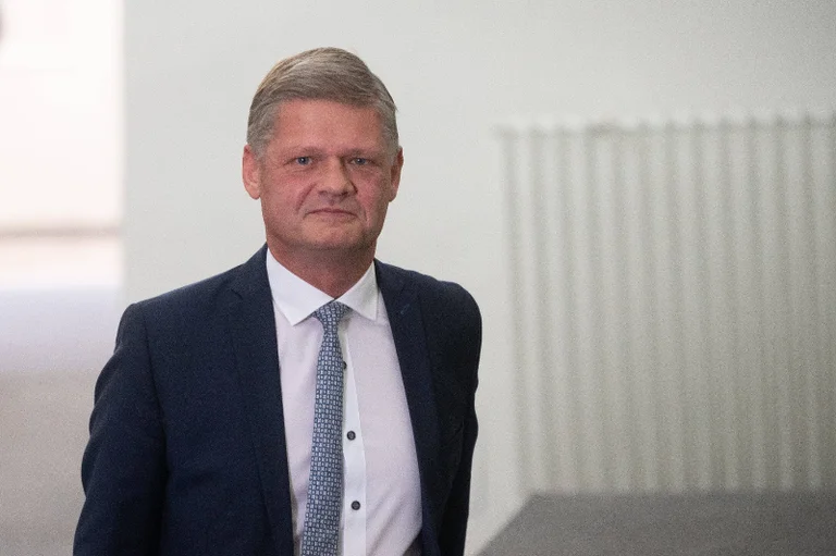 Vorschaubild: ÖVP-Abgeordneter Hanger verliert erneut gegen FPÖ-Chef Kickl