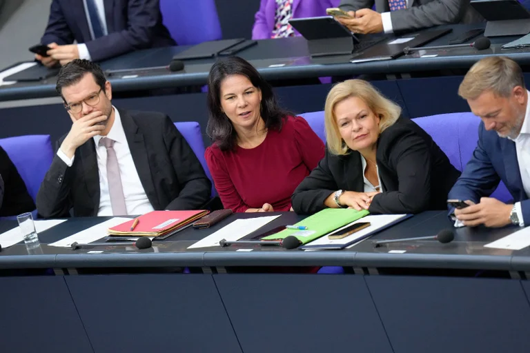 Vorschaubild: Umfrage: Ampelkoalition nur 28,5 Prozent Zustimmung, AfD kratzt an 20 Prozent