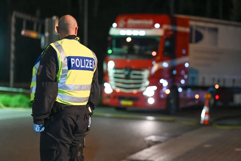 Vorschaubild: Für ein halbes Jahr: Verschärfte Kontrollen an deutschen Grenzen starten