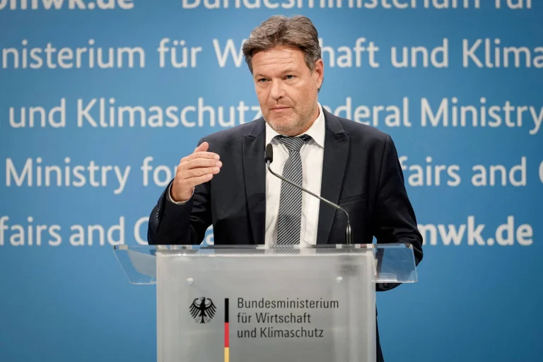 Vorschaubild: So viele Strafanzeigen wegen Beleidigung und mehr haben die Ministerien bereits erstattet