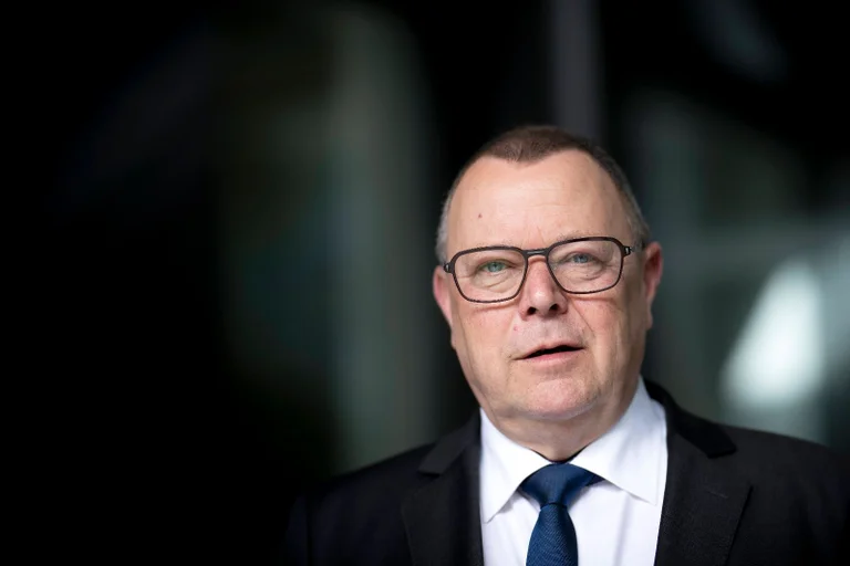 Vorschaubild: Brandenburg: Stecken Linksextremisten hinter Schmierattacke auf Innenminister Stübgen?