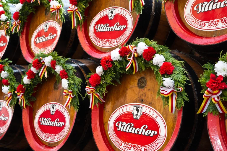 Vorschaubild: Wegen „AfD-Aufklebern“: Burschenschaft darf nicht mehr beim Villacher Kirchtag ausschenken