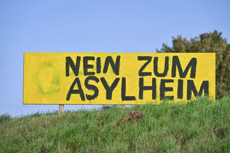 Vorschaubild: INSA-Umfrage zeigt: 82 Prozent der Bürger in MV wollen mehr Mitsprache bei Asylunterkünften