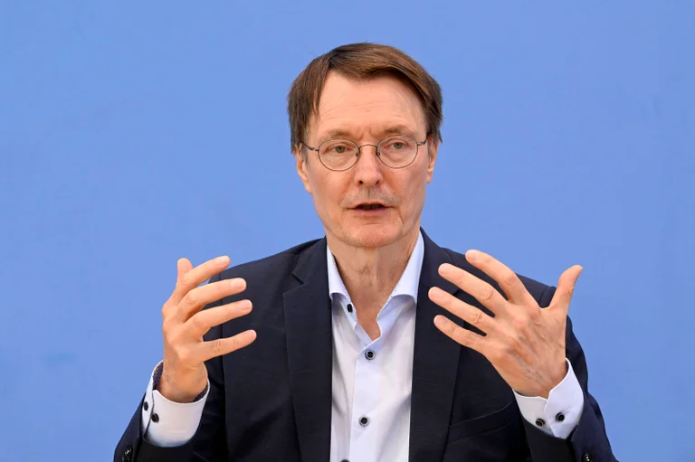 Vorschaubild: Beitragszahler als Goldesel: Lauterbachs teure Krankenhausreform