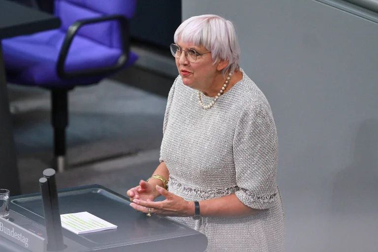 Vorschaubild: Claudia Roths Behörde: Hohe Personalkosten und alarmierende Krankenstände