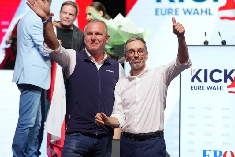 Vorschaubild: FPÖ unangefochten: Umfrage bestätigt ersten Platz