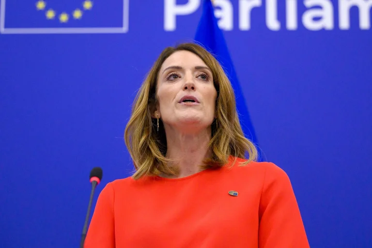 Vorschaubild: Lobbyist als Ehemann: EU-Parlamentspräsidentin Metsola von neuen Ethikregeln ausgenommen