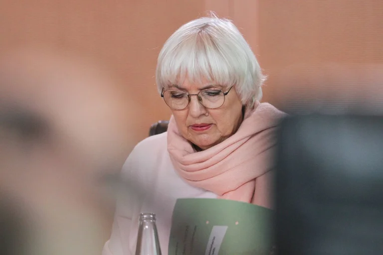 Vorschaubild: Claudia Roth will erneut in den Bundestag: „Kampf für Demokratie“