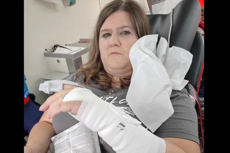 Vorschaubild: Baden-Württemberg: Mutmaßliche Linksextreme überfielen rechte Politikerin