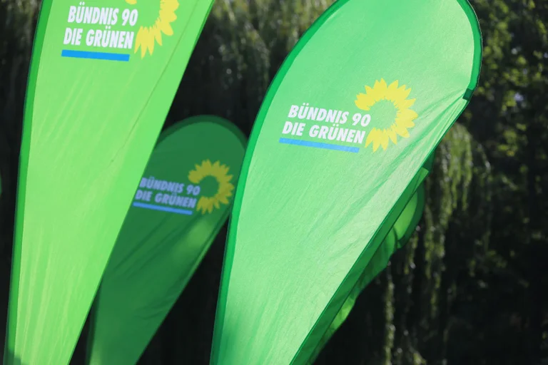 Vorschaubild: Nach Wahlniederlage: Grüne in Brandenburg beantragten Zuschuss für Mitarbeitergehälter