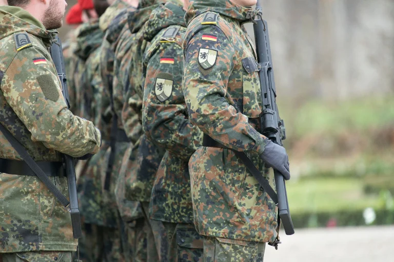 Vorschaubild: AfD-Antrag abgelehnt: Keine Begnadigung für impfverweigernden Soldaten