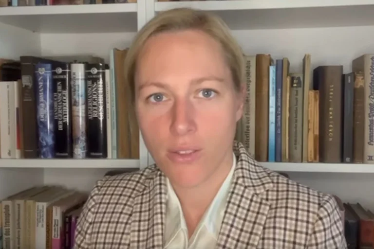 Vorschaubild: „Bücherwand-Gate“: Zeitung konstruiert Skandal um Bücherregal von AfD-Politikerin