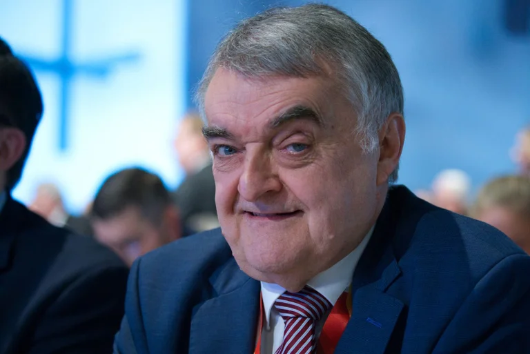 Vorschaubild: Eklat im Landtag: Reul ändert nachträglich Protokoll nach Solingen-Anschlag