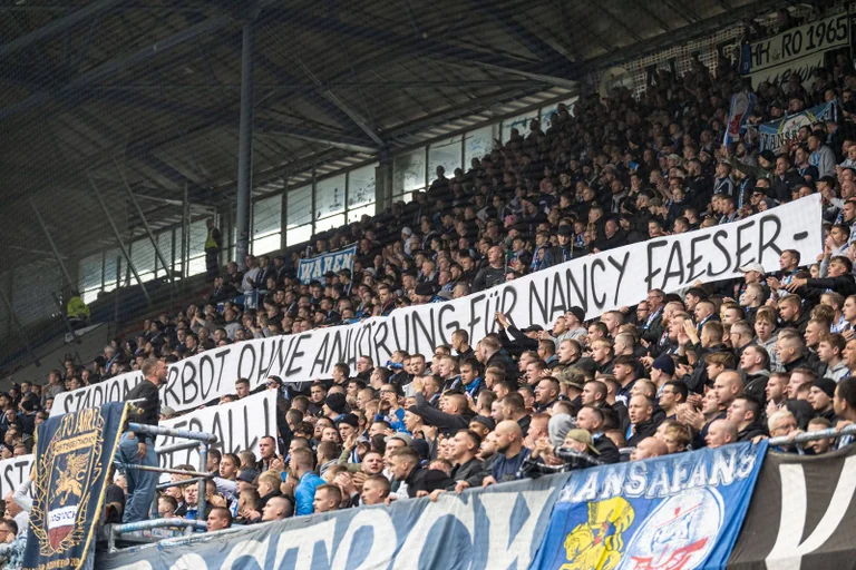 Vorschaubild: Protest der Hansa-Fans: Nancy Faeser im Stadion unerwünscht