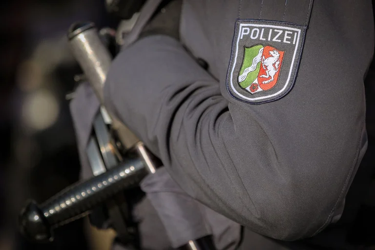 Vorschaubild: Polizei rekrutiert bei Jobmesse in Aachener Moschee: Auch Salafisten hätten auftreten sollen