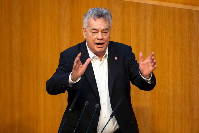 Vorschaubild: Nationalrat: Vizekanzler Werner Kogler weiß nicht, was ein Volk ist