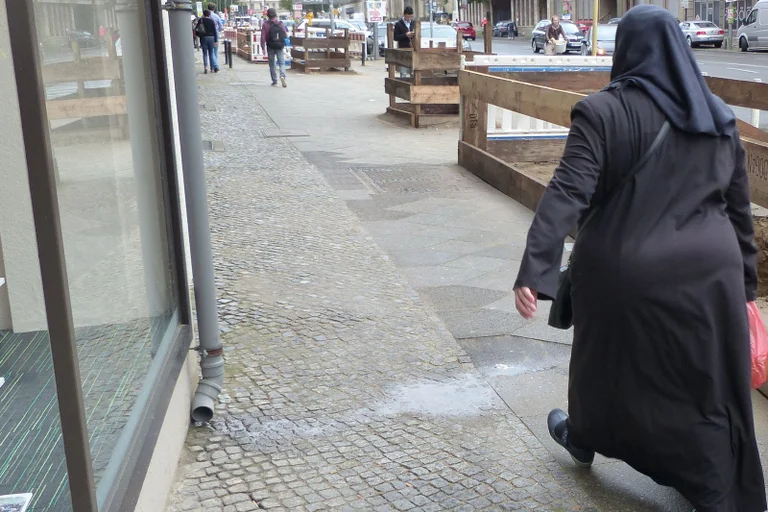 Vorschaubild: Wien: Mieterin wegen „islamwidrigen Verhaltens“ gekündigt?