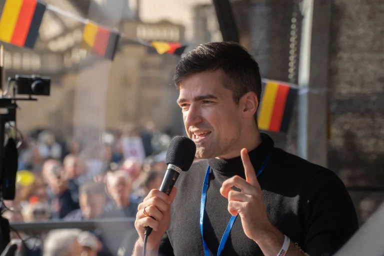 Vorschaubild: Gefahr für die Demokratie? So begründet Ulm das Vorgehen gegen Sellners geplante Lesung