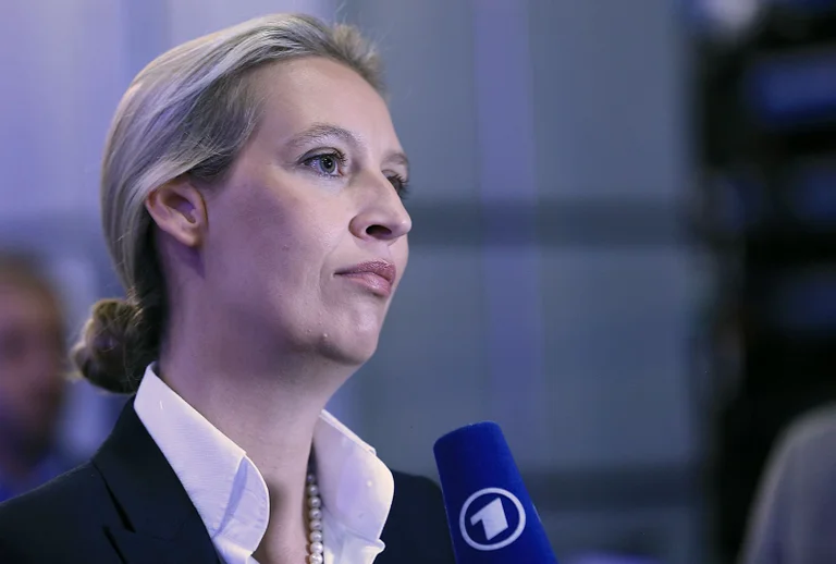 Vorschaubild: „Kennt ihr Eure Vorfahren?“: AfD kontert Recherchen zu Weidels Großvater mit cleverem Aufruf