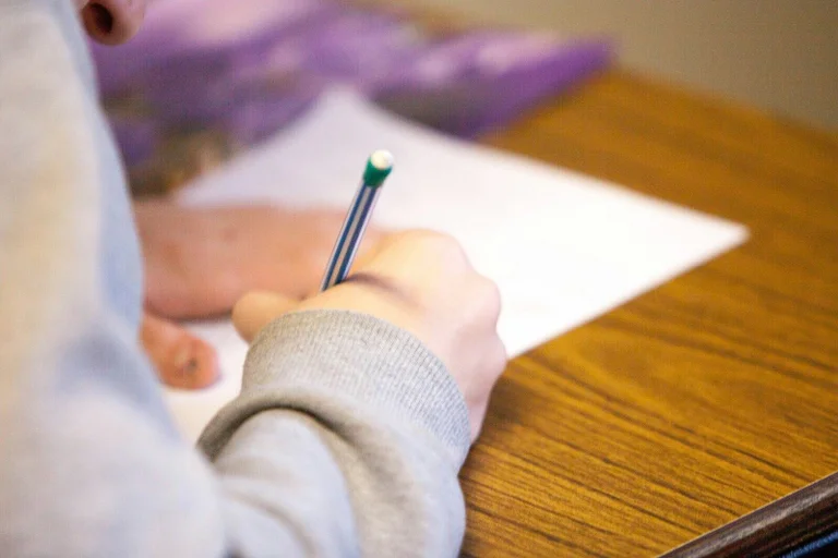 Vorschaubild: Wiener Lehrerin schlägt Alarm: „Schüler können sich nicht richtig anziehen, keinen Stift halten“