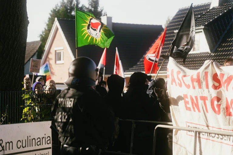 Vorschaubild: „Antidemokratische Kräfte“: Unbekannte stören AfD-Landesparteitag mit Buttersäure