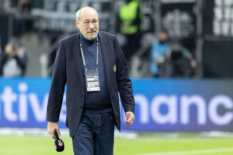 Vorschaubild: Gewaltaufruf von Eintracht-Legende Peter Fischer gegen AfD ist zulässige Meinungsäußerung