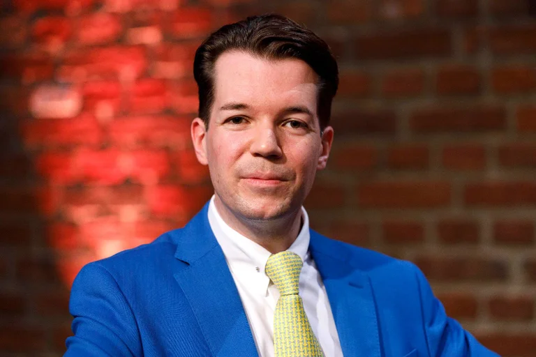 Vorschaubild: Linker Autor jammert über „Zensur“: Kommune will Lesung seines Buches nicht finanzieren