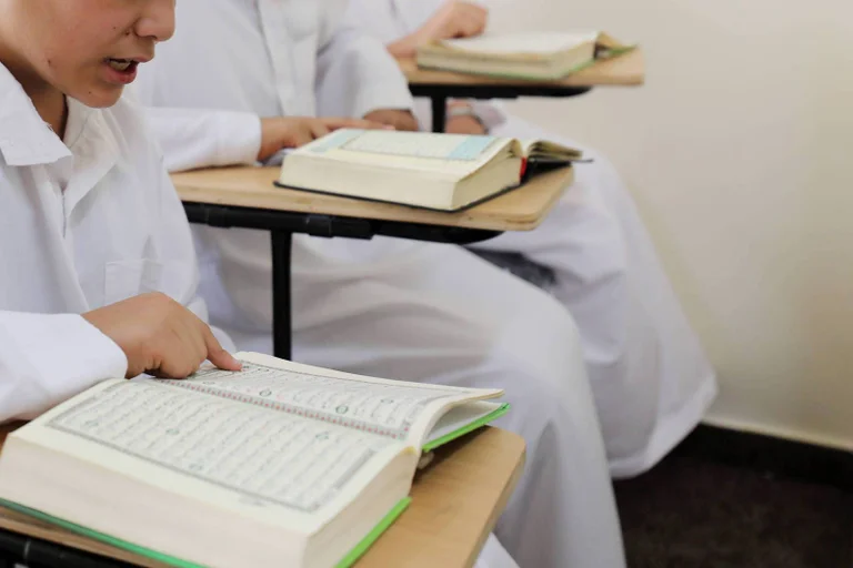 Vorschaubild: Koranunterricht wichtiger als Schulunterricht? Neue Studie alarmiert