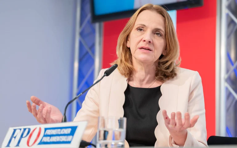 Vorschaubild: Wiedereinführung der Geschlechterdefinition: FPÖ setzt die ÖVP mit Antrag unter Druck