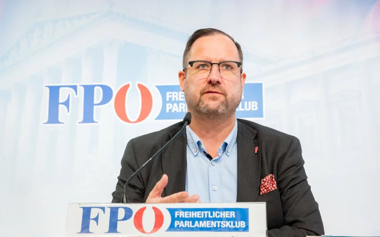 Vorschaubild: Nach Ampel-Aus: FPÖ warnt vor ähnlichem Schicksal für Österreich