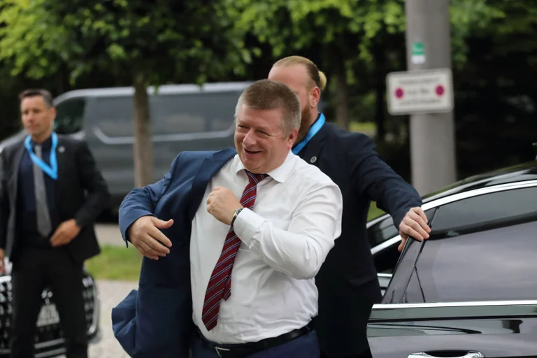 Vorschaubild: Haldenwang: „Verfassungsschutz ist verlässlicher Partner der LGBTQ-Bewegung“