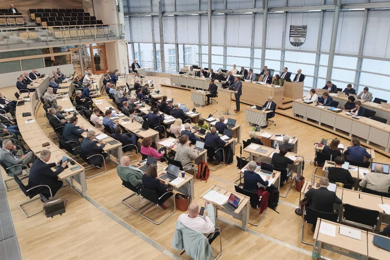 Vorschaubild: Sachsen-Anhalt: CDU könnte laut Umfrage nur mit AfD oder BSW koalieren