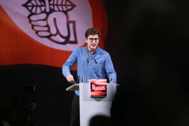 Vorschaubild: Für Investitionen: Jusos-Chef Türmer will eine Billion Euro Schulden