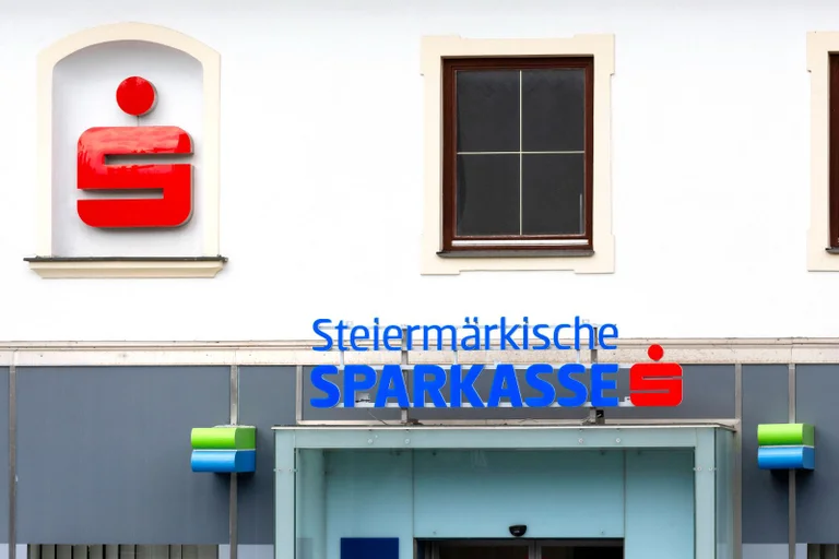 Vorschaubild: Großes Medienecho nach Debanking durch Steiermärkische Sparkasse und erster Erfolg für FREILICH