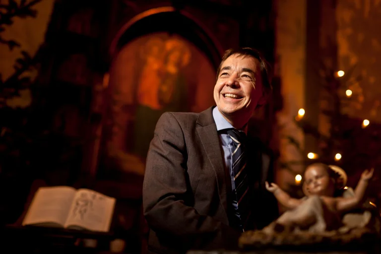 Vorschaubild: „DNA der Weihnachtsgeschichte“: Theologe Thomas Söding sieht Migration als Chance