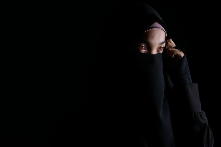 Vorschaubild: Düsseldorf: Gericht untersagt minderjähriger Schülerin das Tragen eines Niqab